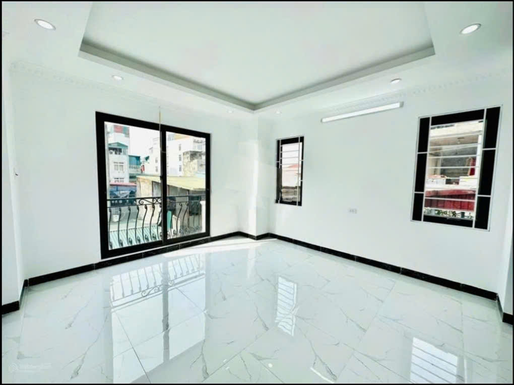 Cho thuê nhà nguyên căn Phố Bạch Đằng 5 tầng x 35m2, 3 ngủ, 12.5 Triệu KD online, ở gđ - Ảnh 1